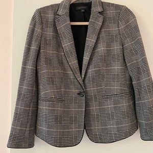 Hardly worn Ann Taylor blazer with a plaid design
